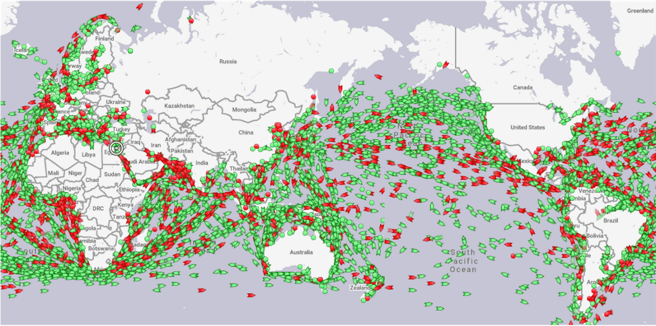 A Snapshot of Maritime Trade: Cargo Vessels and Tankers