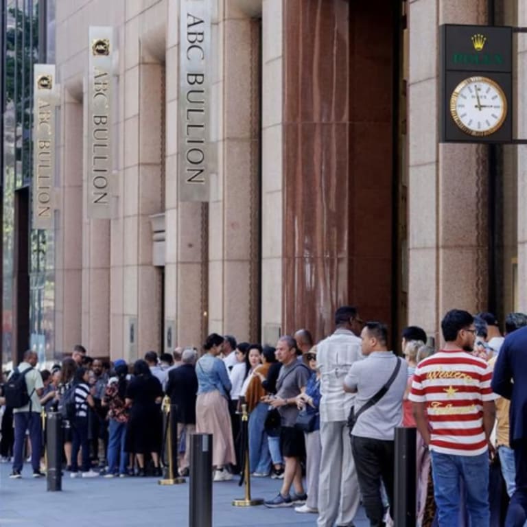 People in line to buy gold in Sydney, Australia on October 31, 2025. 